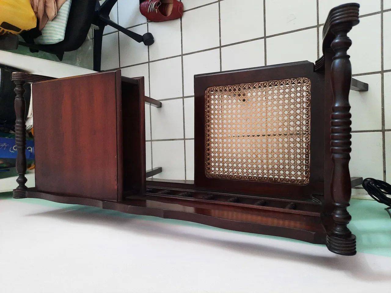 Mesa namoradeira ( ideal para colecionadores) - Foto 4