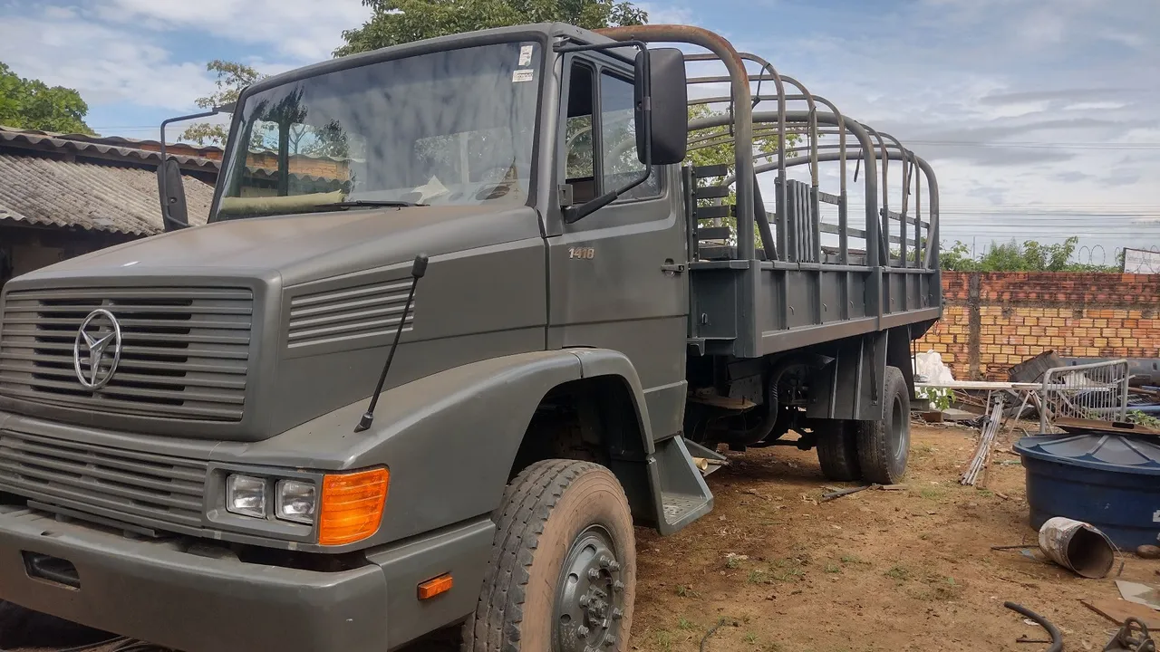 1418, militar 4x4.