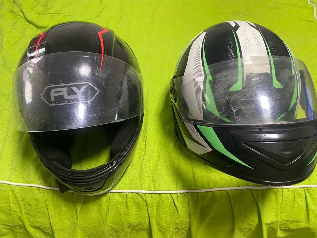 DOIS CAPACETES PARA MOTO
