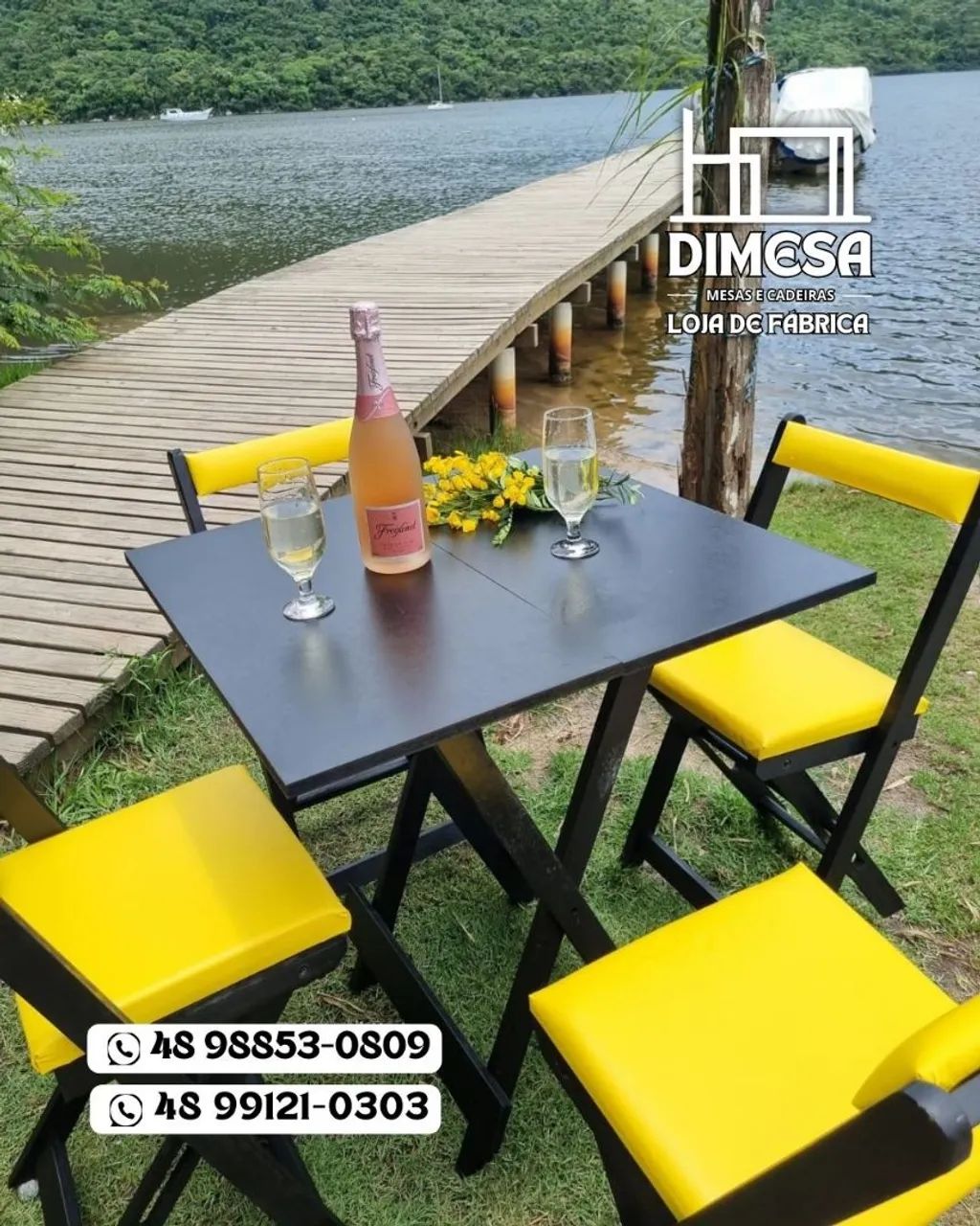 Conjunto de mesa e cadeiras dobráveis