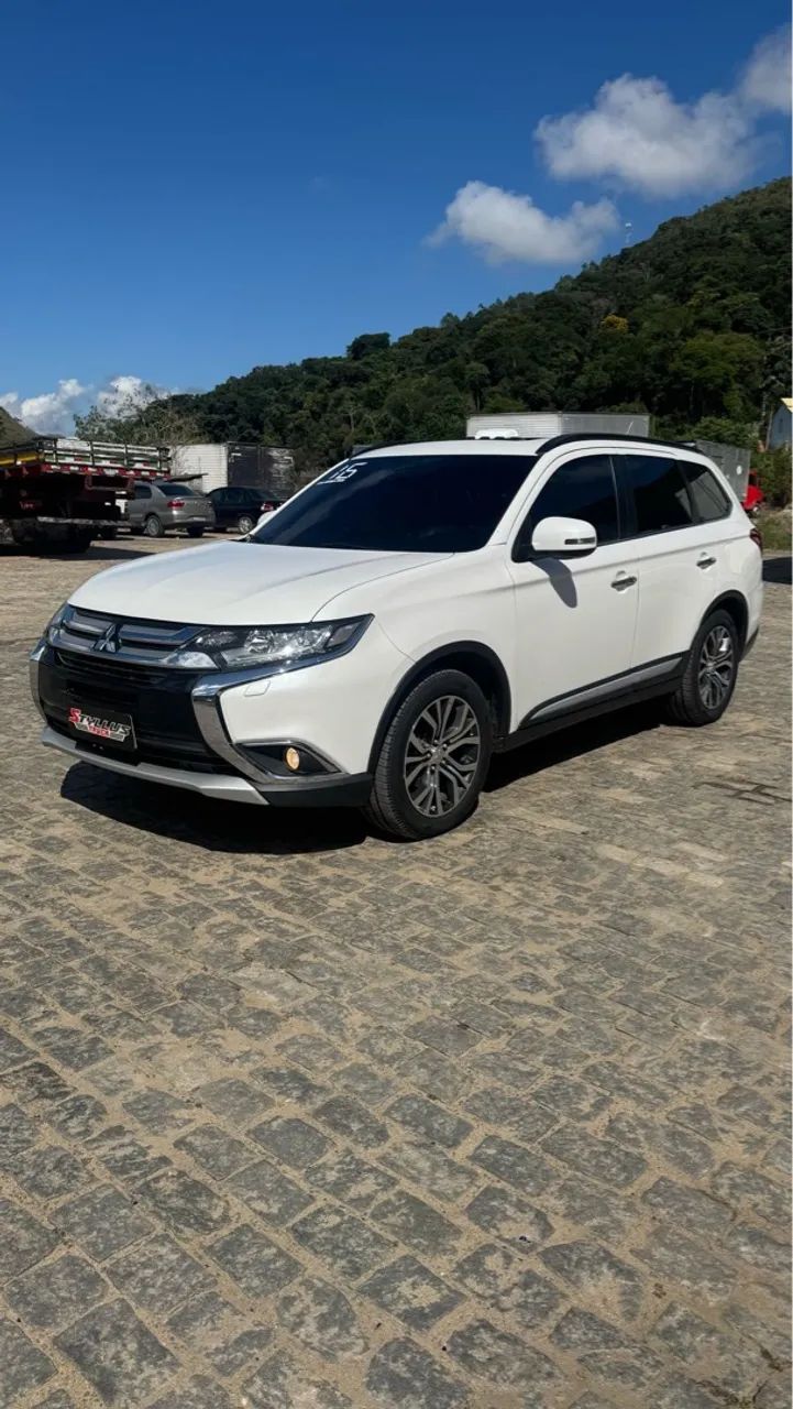 Outlander 2.2 D 2016 Diesel   - Foto 2