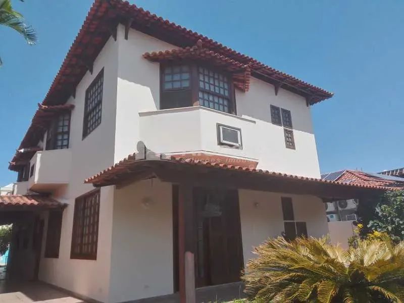 Casa Duplex à vensa em Condomínio fechado na Barra da Tijuca