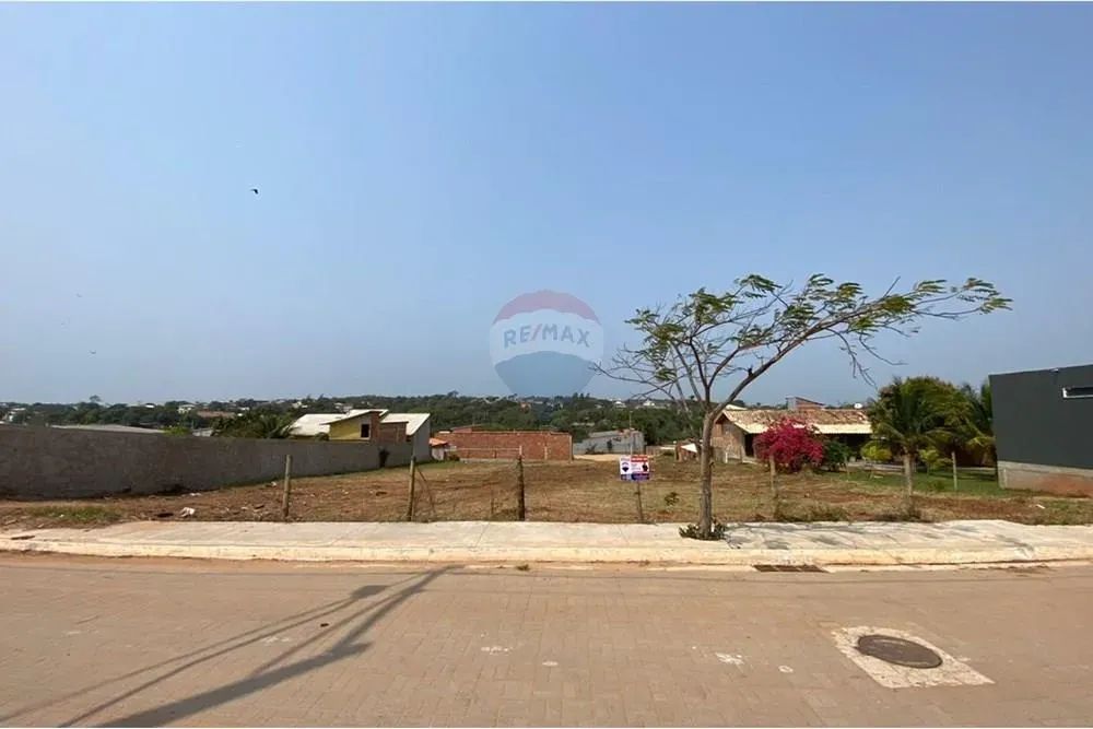 Dois terrenos geminados de 600m2 cada, á venda no bairro da Vila Verde (Rasa).