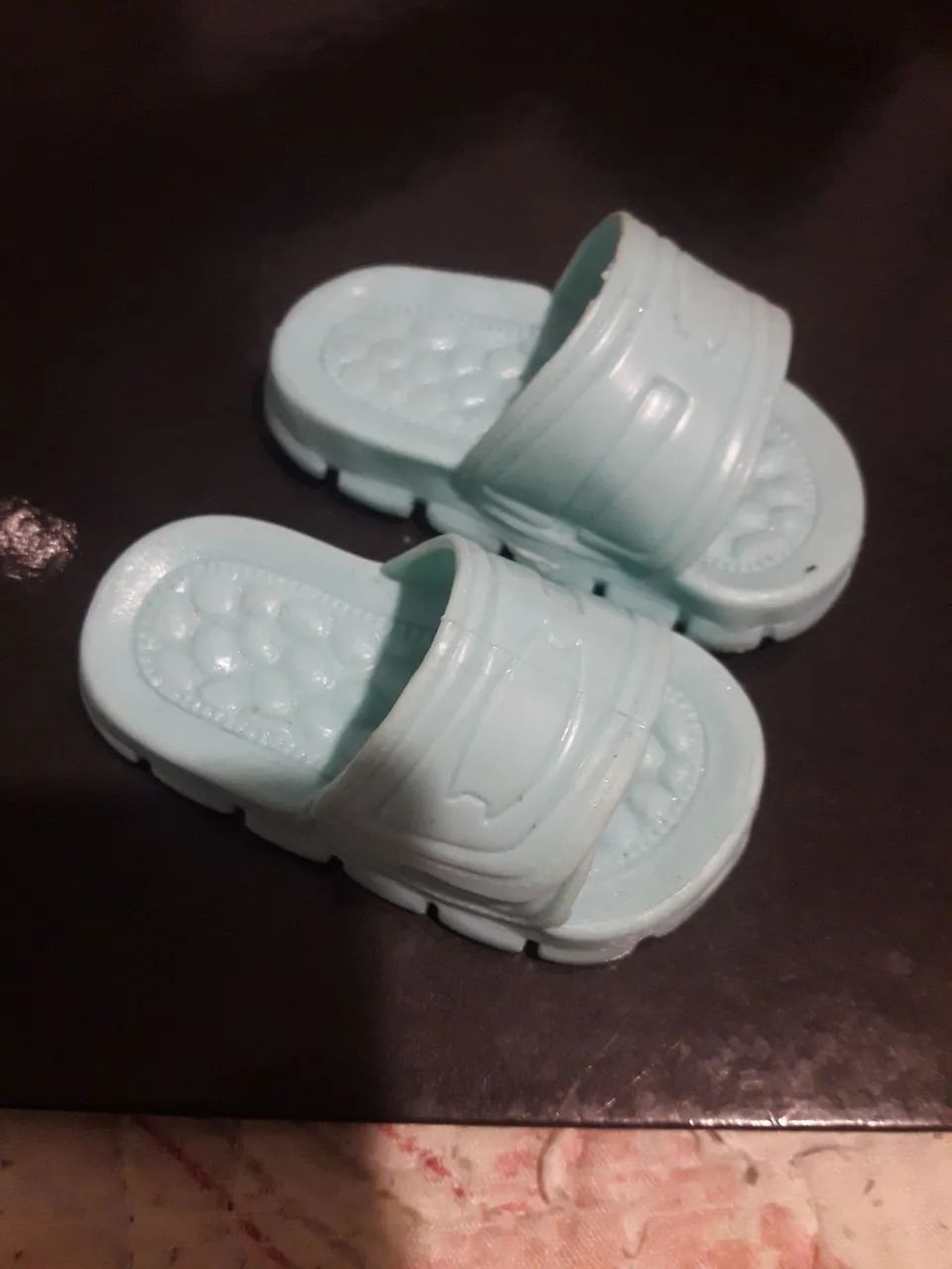 Chinelo para bonecas our generation 
