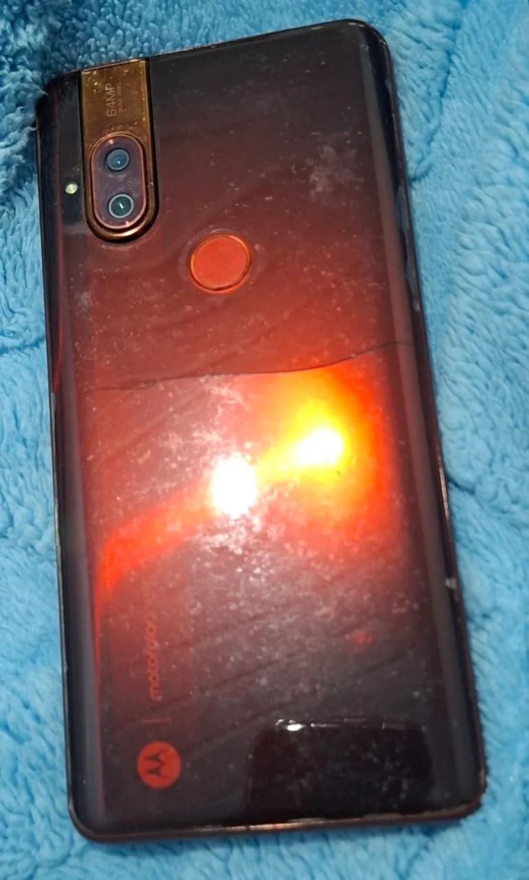 Motorola One Hyper sucata