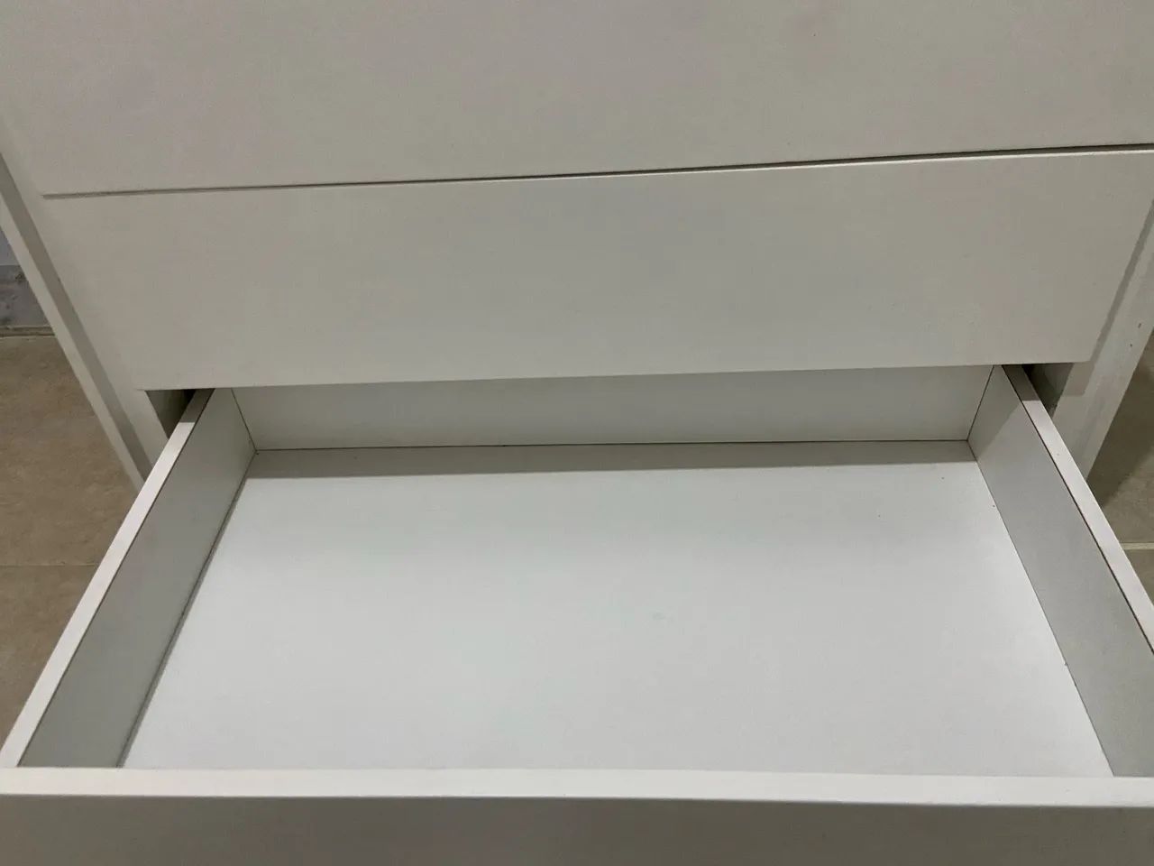 Comoda com três gavetas e rodinha - Foto 4