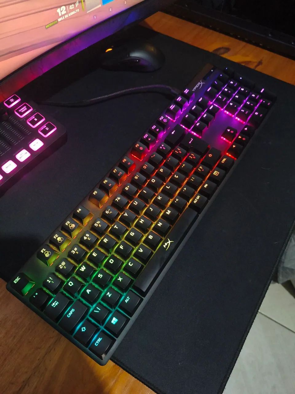 Teclado mecânico gamer HyperX Alloy Origins 100% - Foto 5