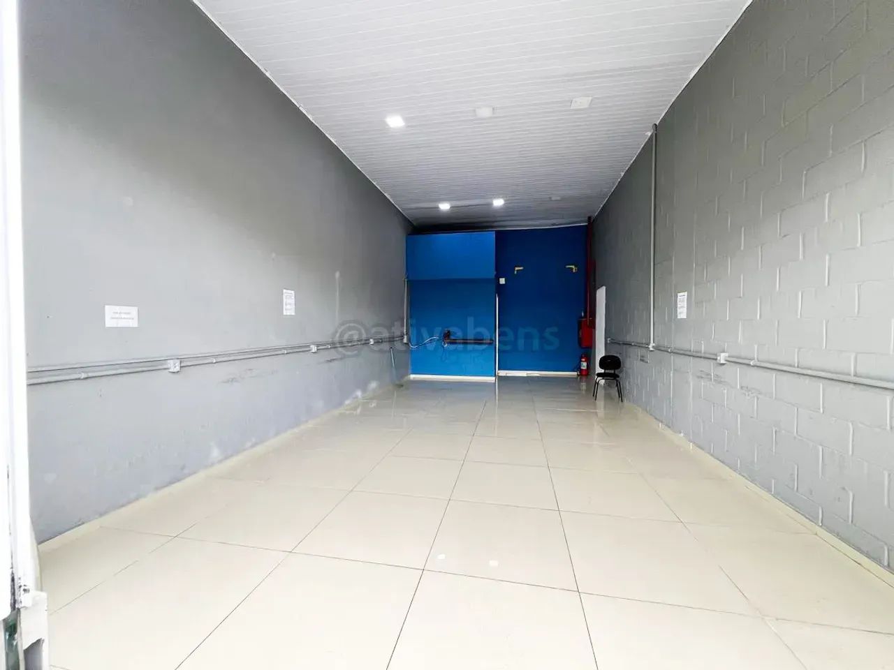 Loja de rua e avenida principal aproximadamente 70 m2 com porta automática