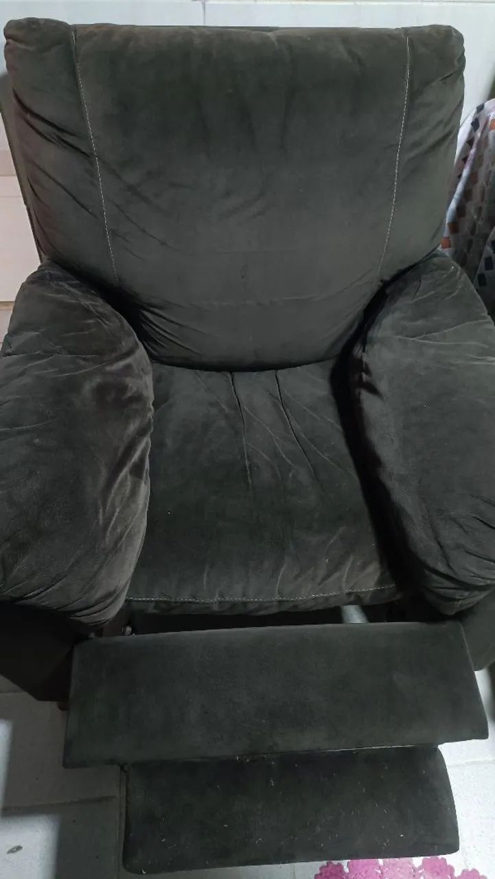 Vendo poltrona reclinável.