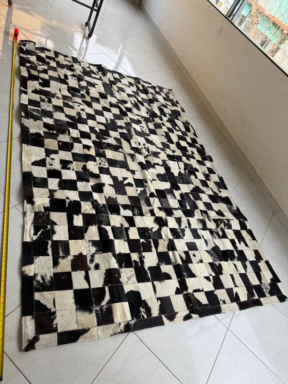 Tapete de Couro Patchwork Preto e Branco - Foto 2