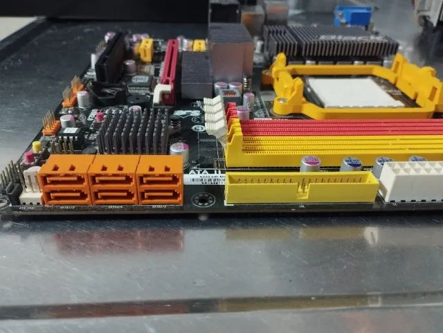 Placa Mae ECS A880GM-M8+Phenom X4 Black Edition - Foto 4