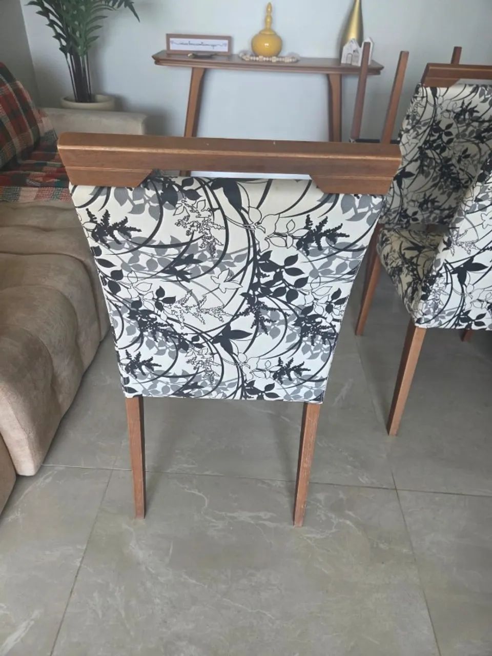 Kit 4 cadeiras de jantar em madeira. - Foto 3