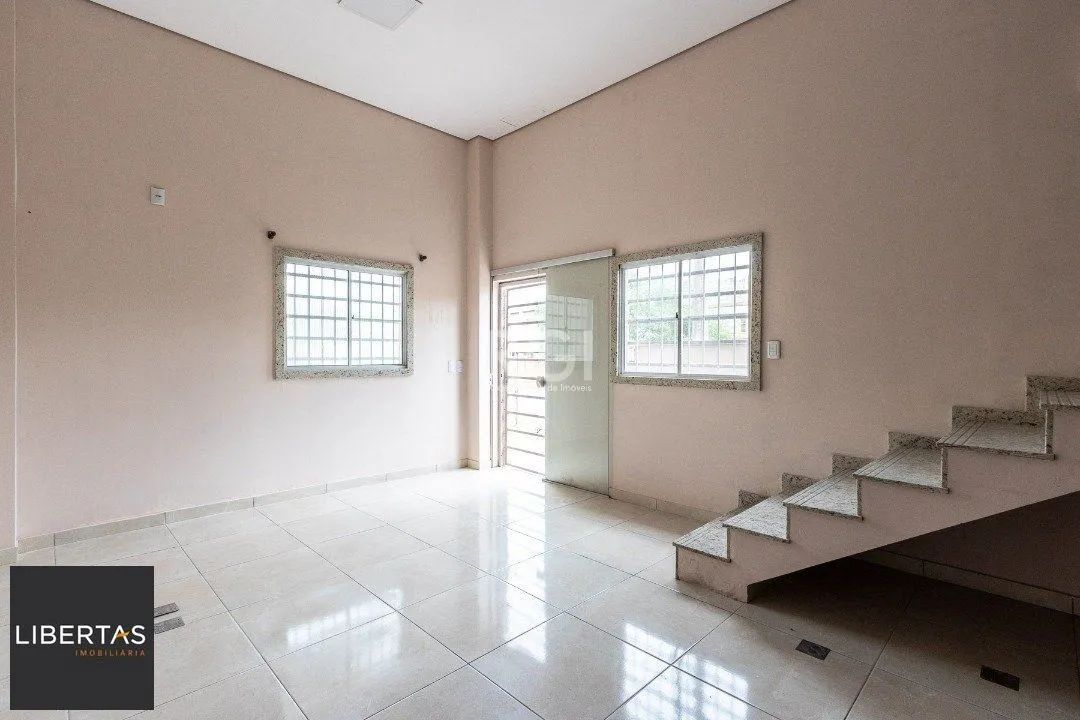 Pavilhão com área construída de cerca de 900m² - Foto 5