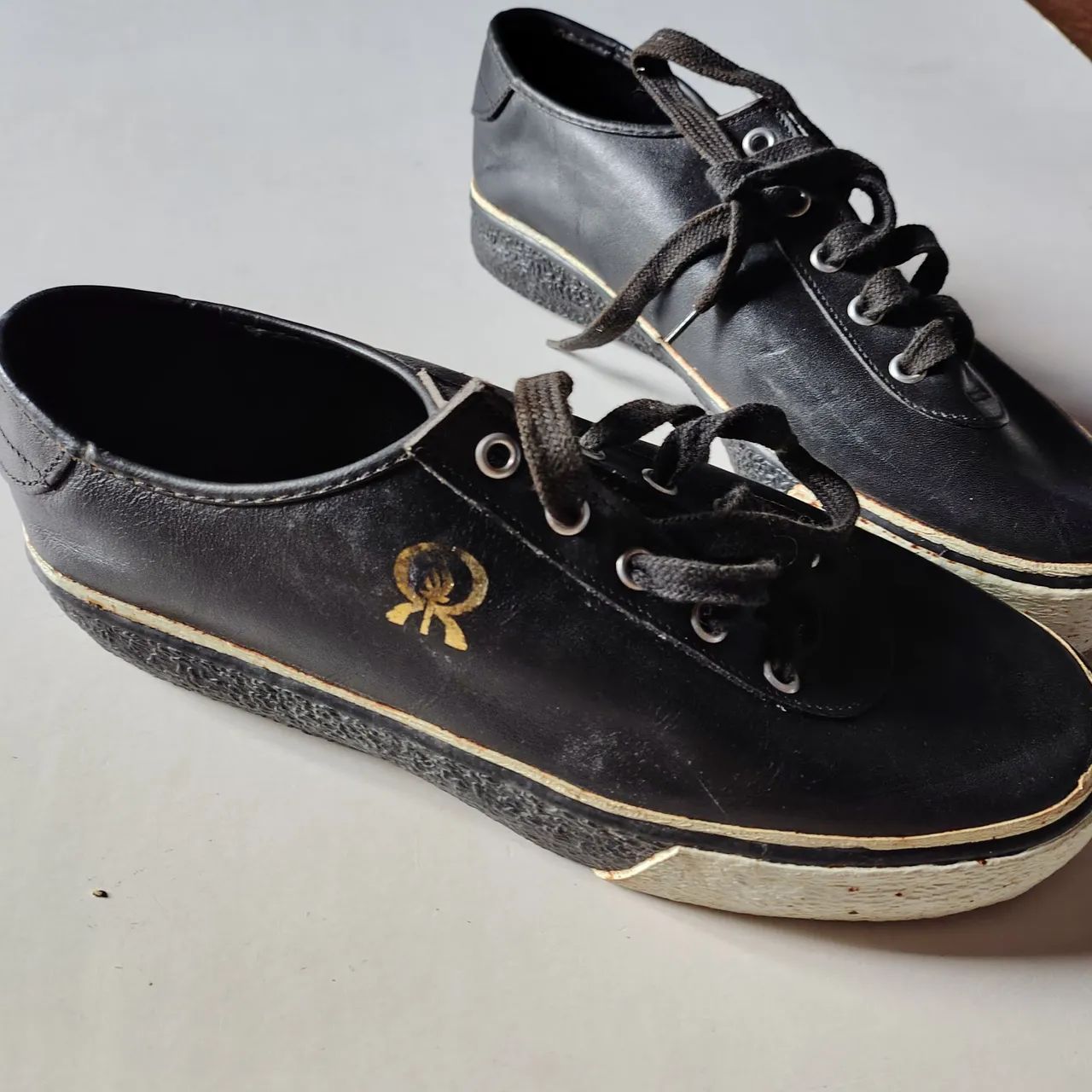 Tenis rainha dos anos 80 de couro sem uso Tam  39