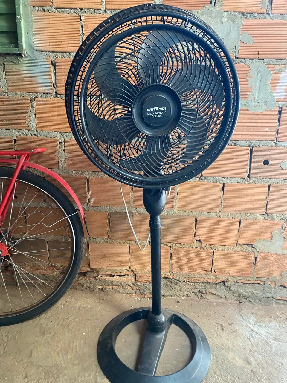 Vendo ventilador com defeito. 
