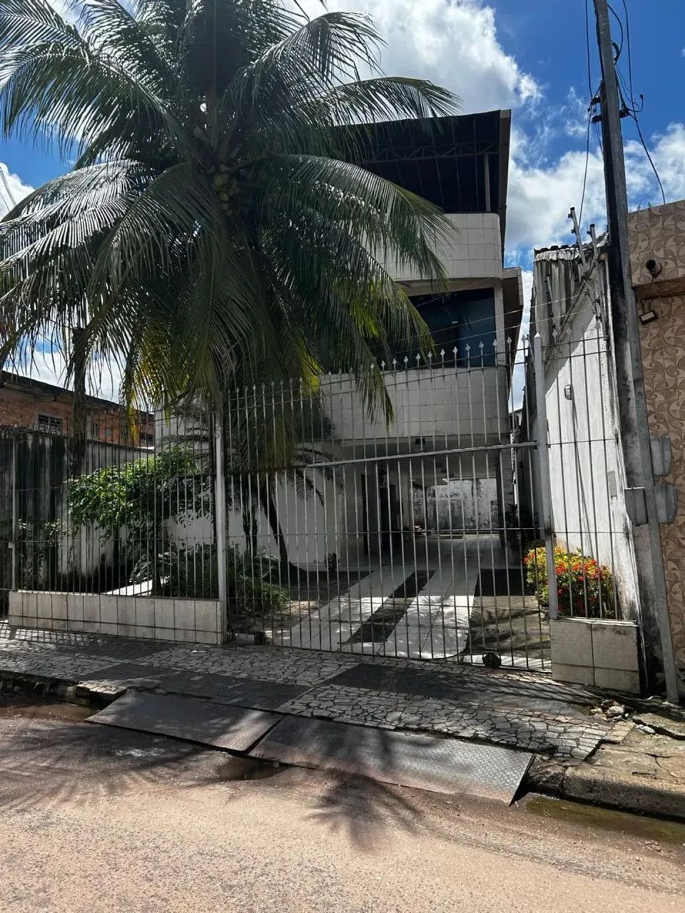 ALUGA-SE PRÉDIO COMERCIAL 350 m2 em Atalaia - Ananindeua - PA