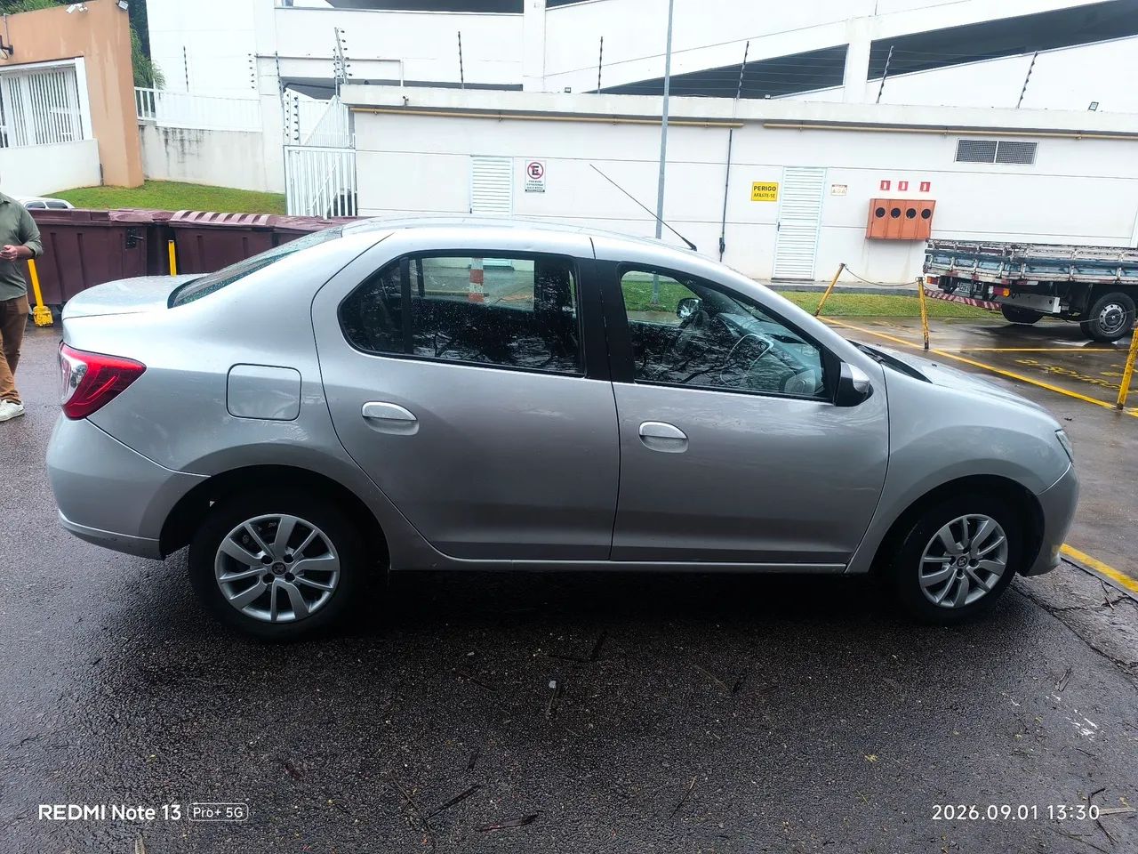 Renault Logan Expression Flex 1.0 12V 4P 2019 - Foto 4
