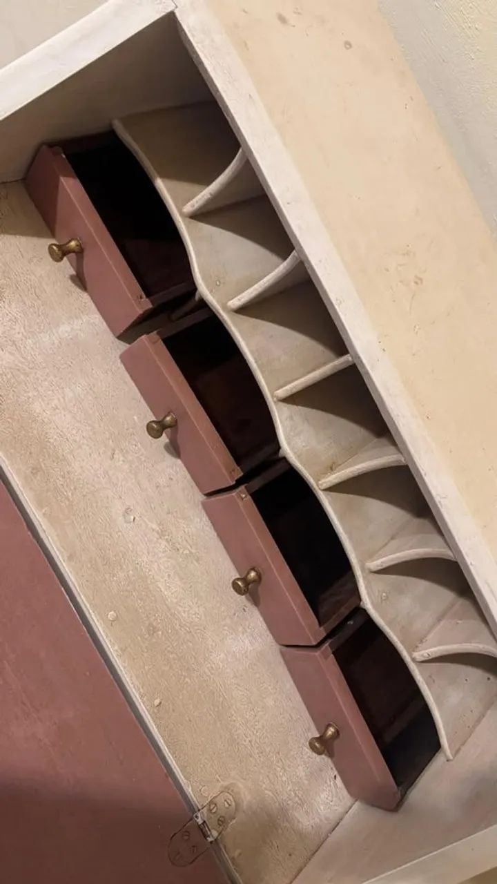 Escrivaninha Retrô com Gavetas Internas - Foto 5