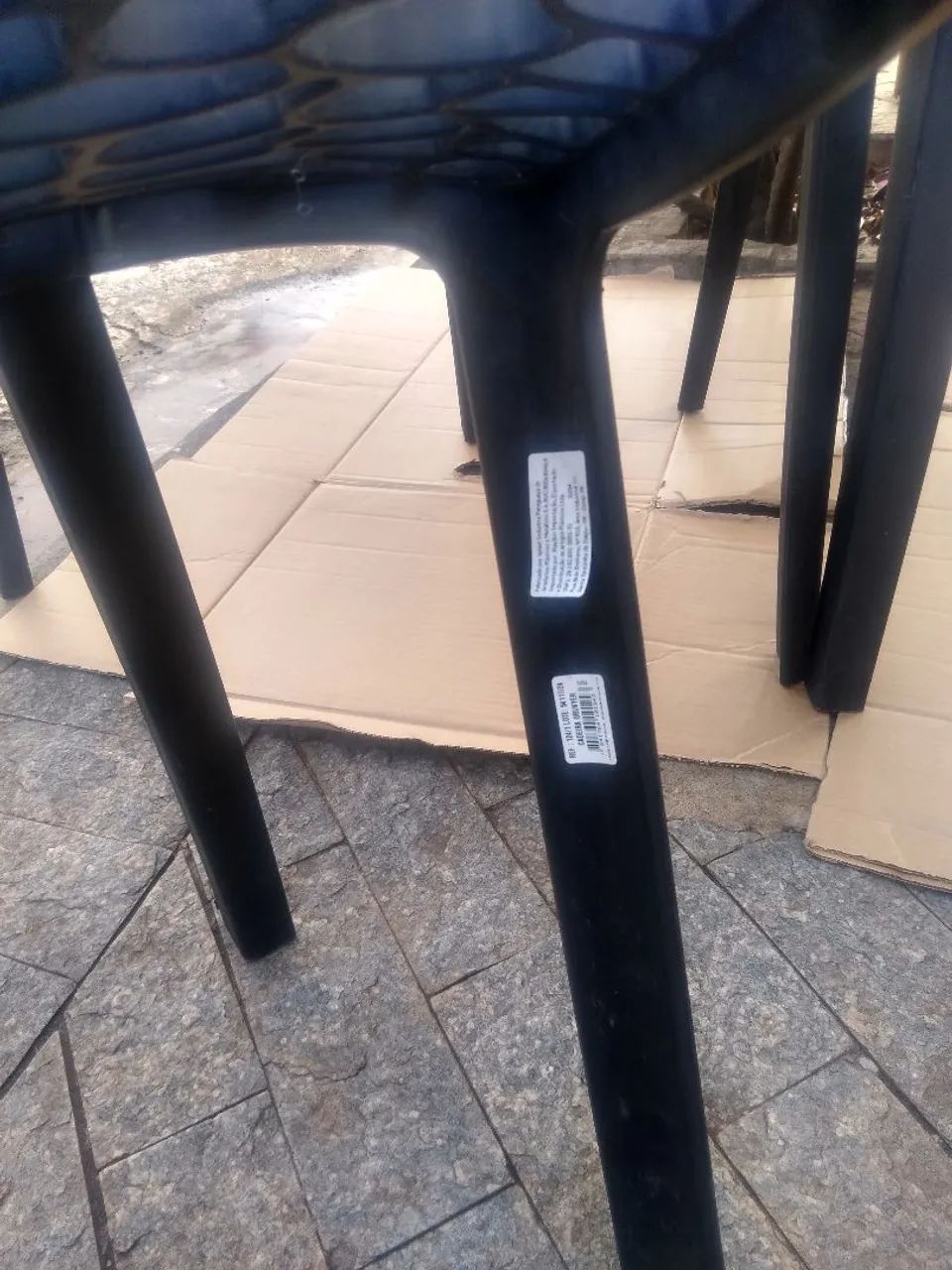 CADEIRAS DE MESA PLÁSTICO REFORÇADO PRETA - Foto 2