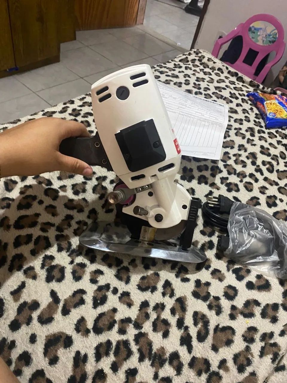 Máquina de cortar tecido  - Foto 2