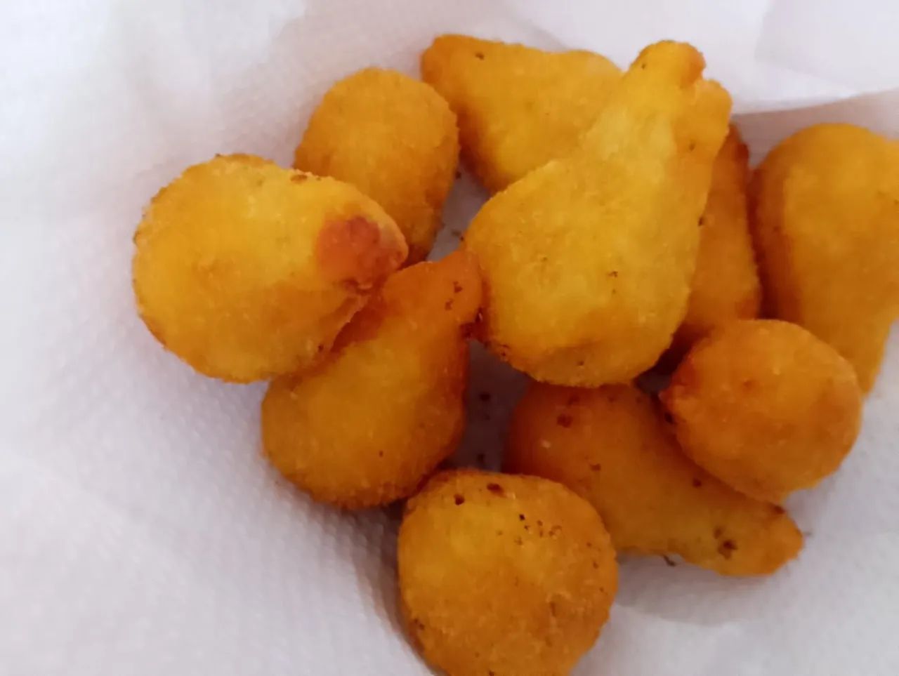 Porção de mini coxinhas de festa - Foto 4