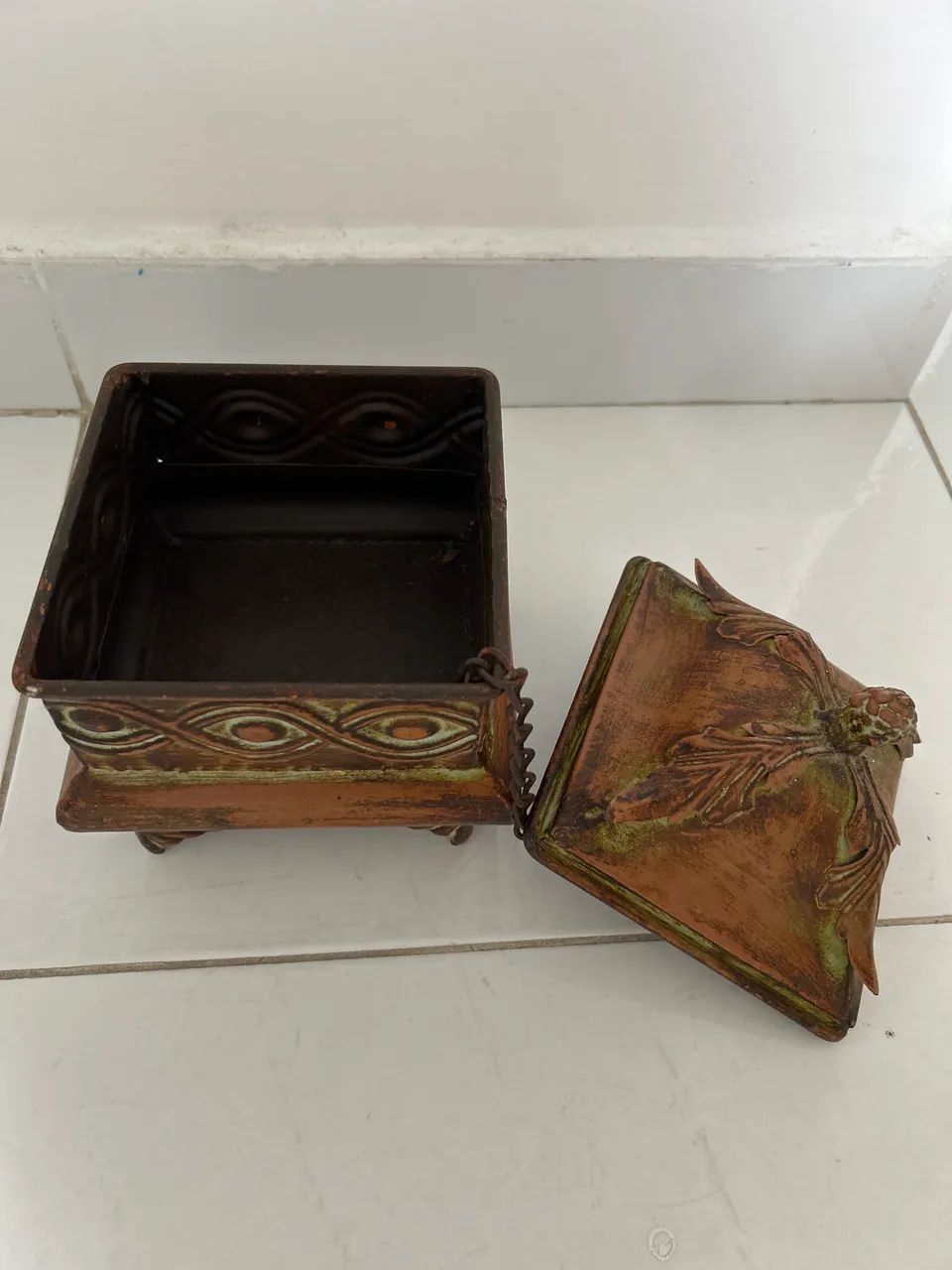 Caixa decorativa de ferro - Foto 3