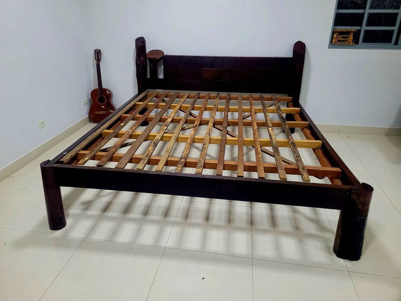 Vendo Cama 1.90 X 2.00 De Aroira e Itauba. - Foto 4