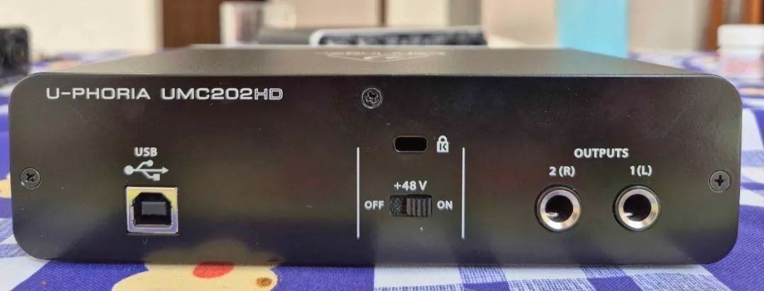 Behringer UMC202HD - Foto 4