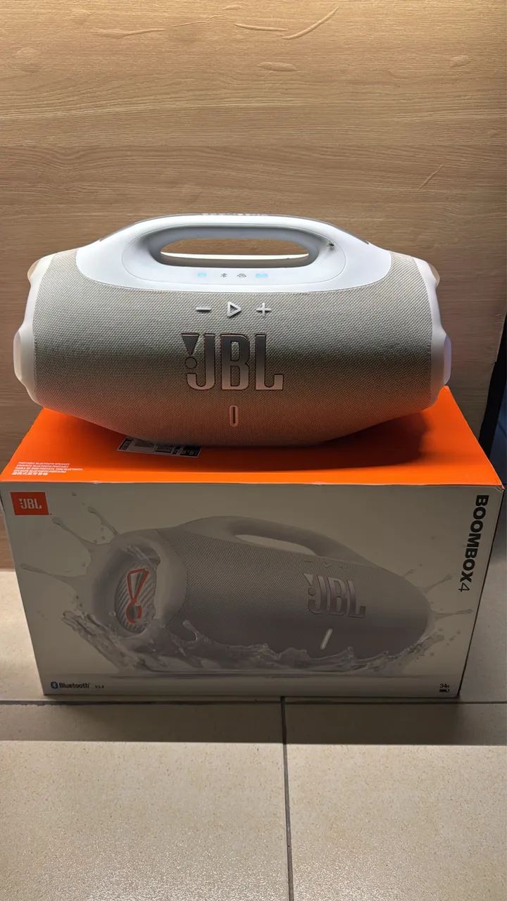 Bombox 4