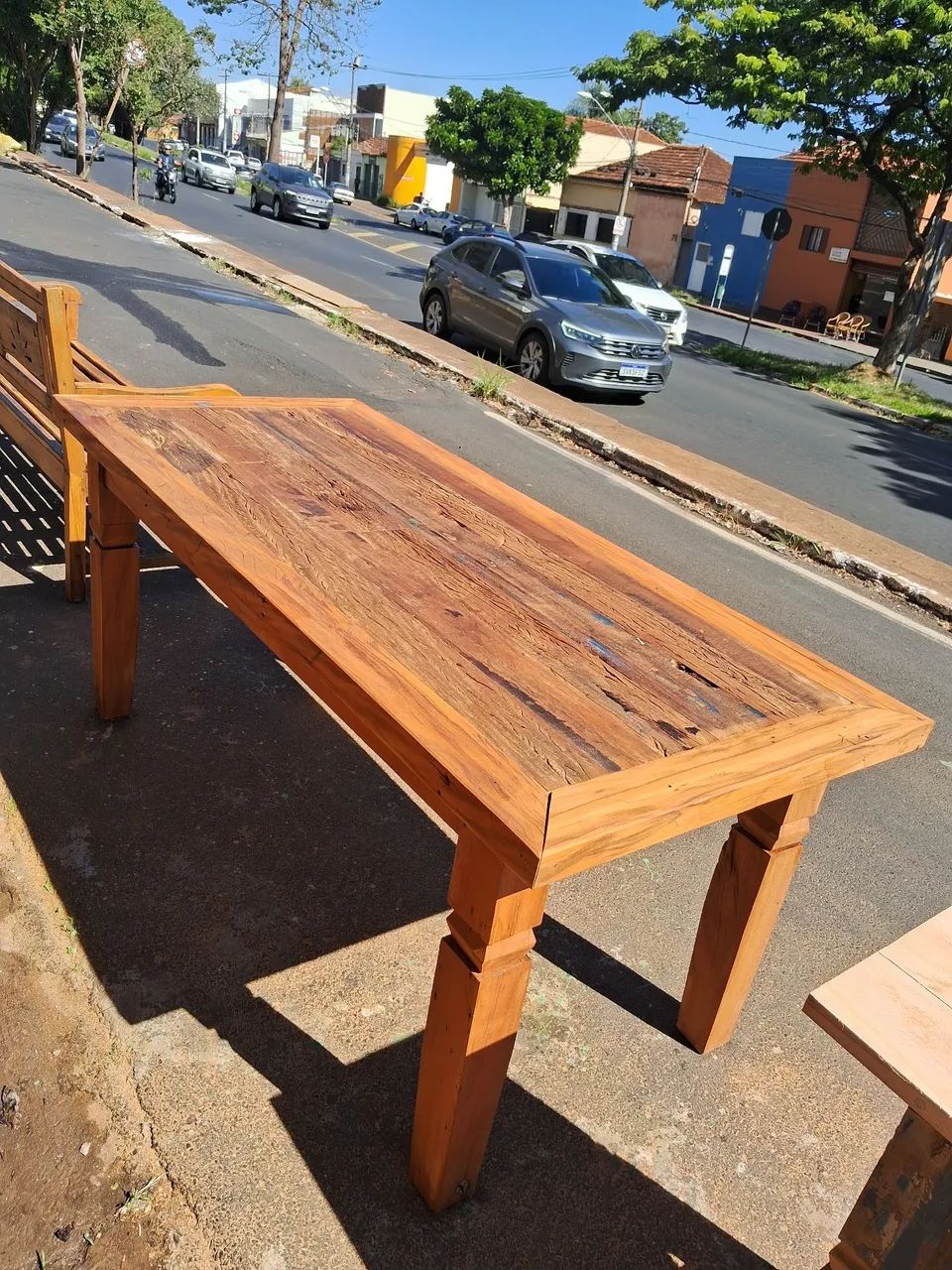 Mesa de madeira de demolição rustica 