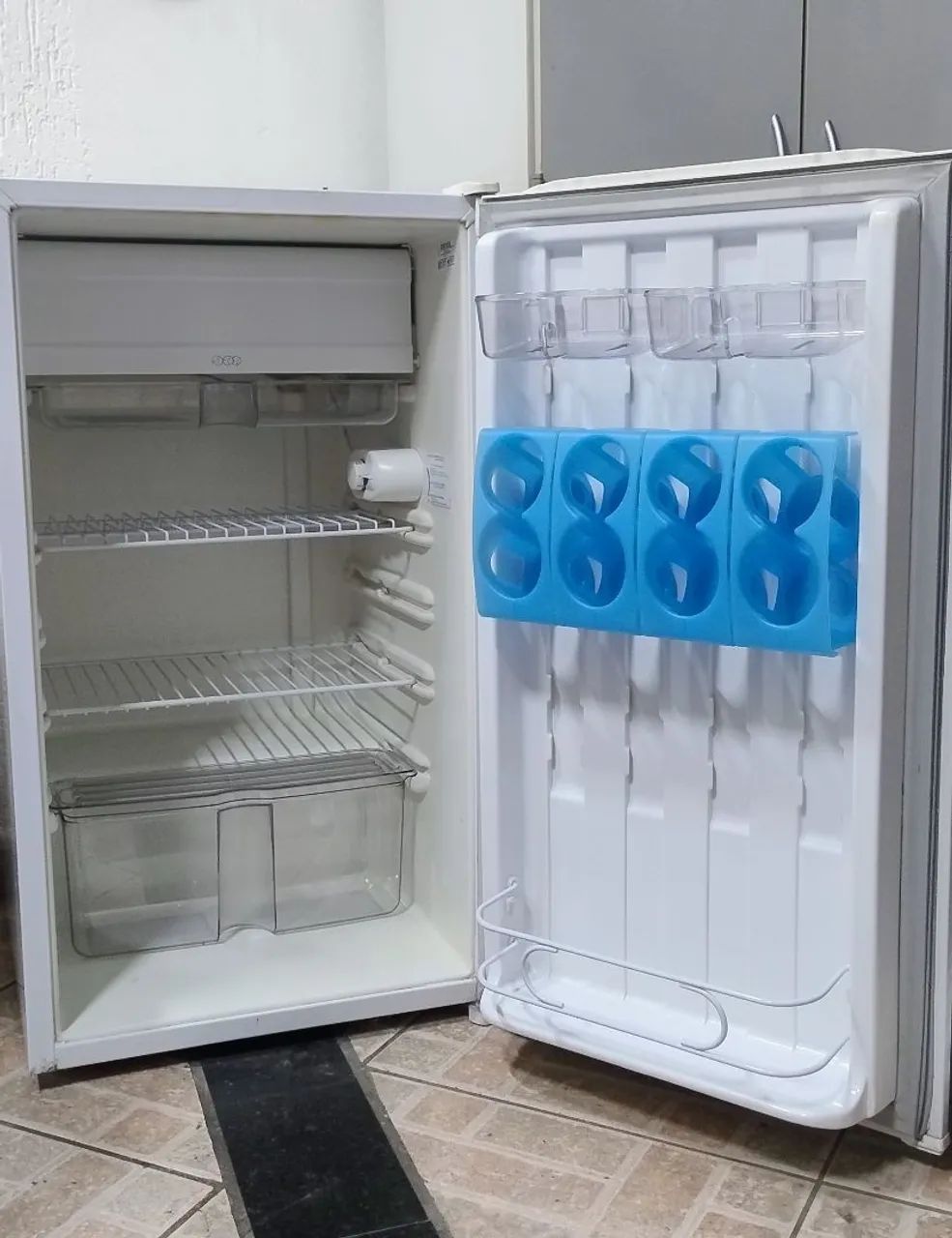 REFRIGERADOR COMPACTO CONSUL - 120L