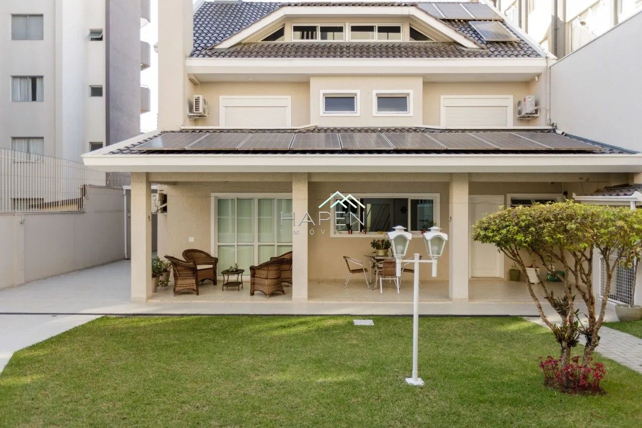 Casa comercial à venda no Ahú