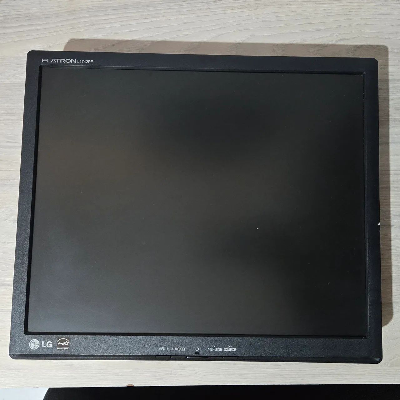Monitor LCD LG 17"
