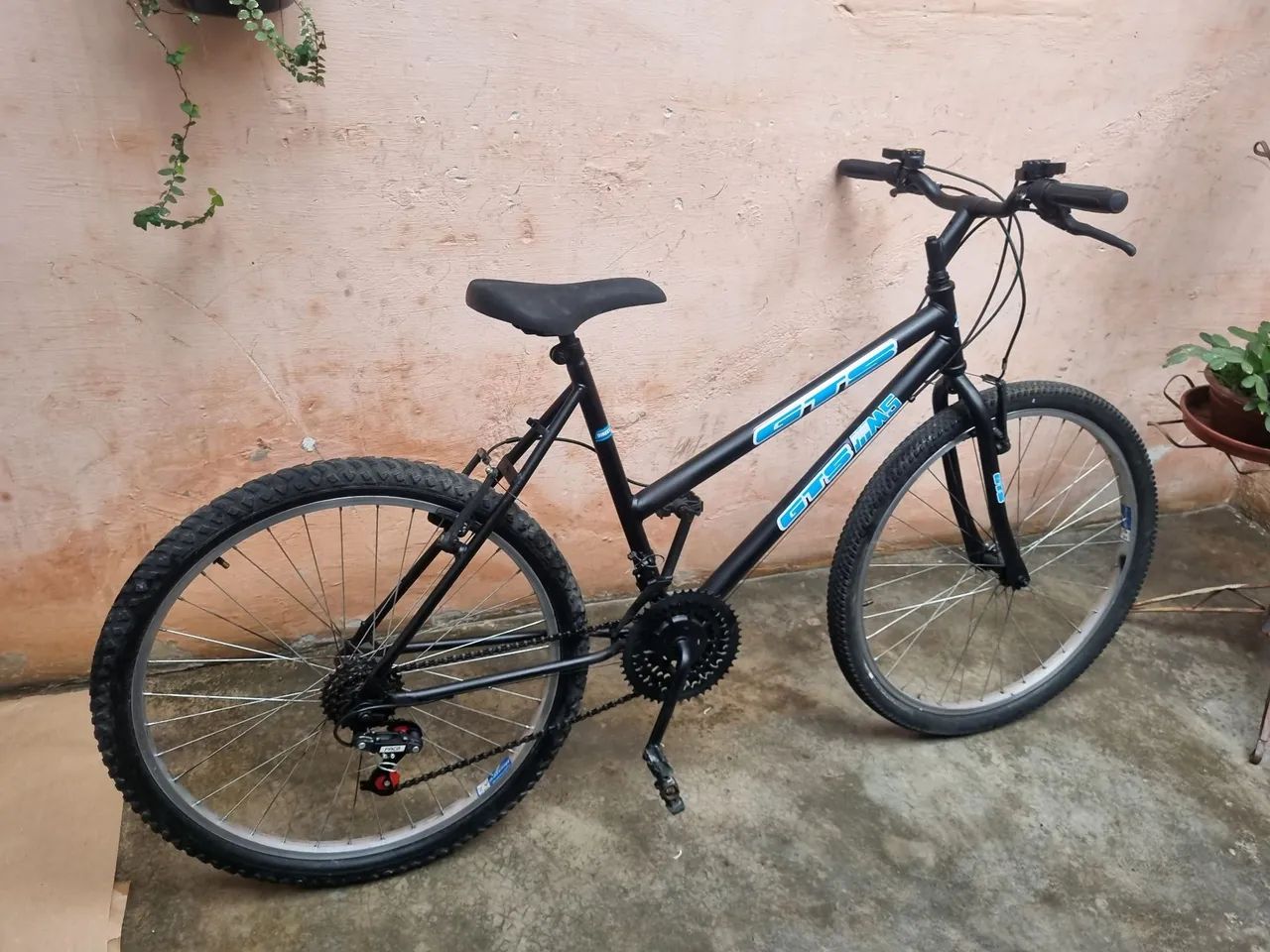 Vendo bikr aro 26 com marchas em ótimo estado. - Foto 3