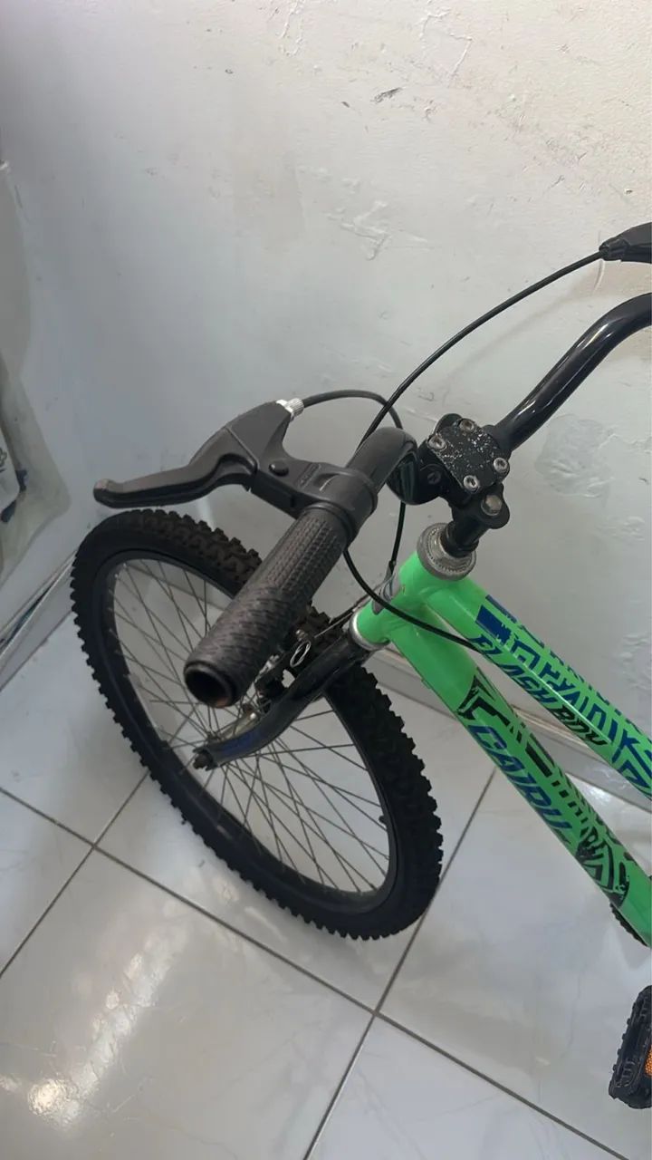 Bicicleta 1 ano de uso, semi nova. - Foto 2