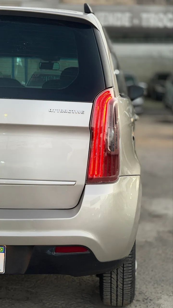 Fiat Idea Attractive 1.4 Fire Flex 8V 5P 2012 - Foto 5