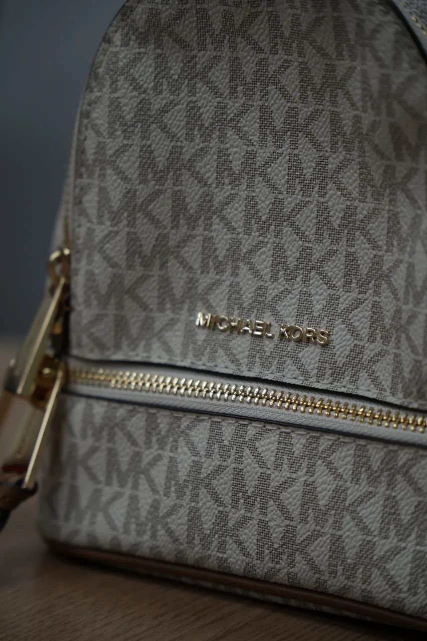 Mochila Michael Kors Rhea Mini Vanilla - Foto 2