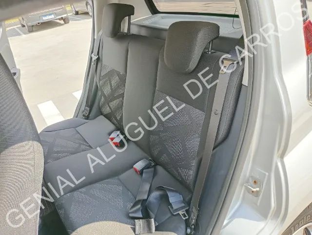 Aluga-se veículo de passeio 4 portas com ar condicionado - Foto 4