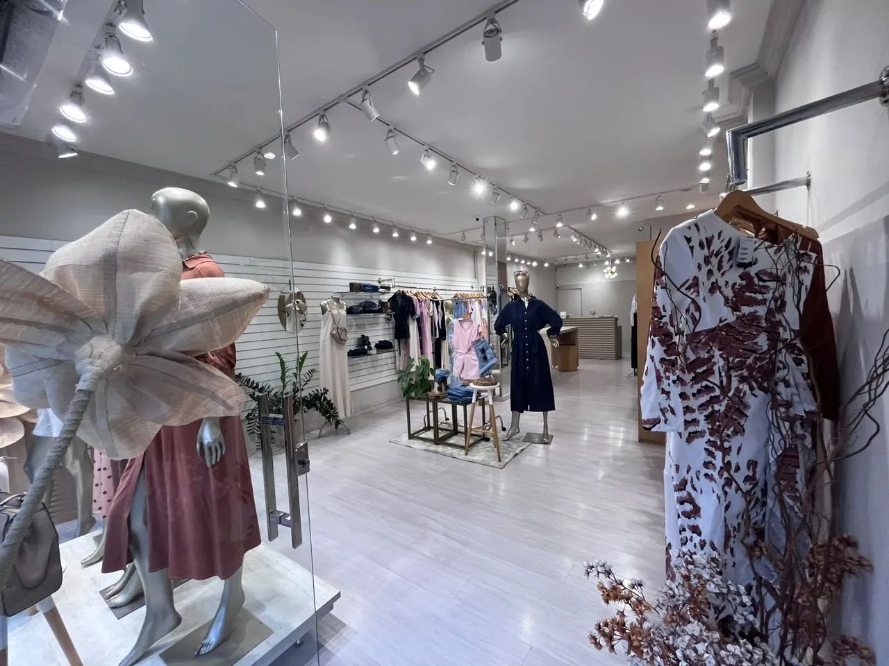 LOJA DE MODA FEMININA COMPLETA E EM OPERAÇÃO - FLORESTA/BH - Foto 2