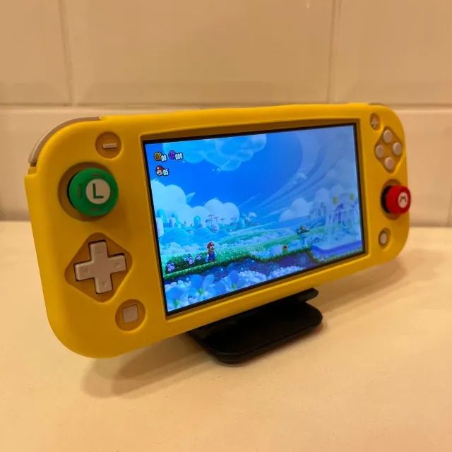 Nintendo Switch Lite - 32Gb e 64Gb MicroSD - Amarelo - Caixa e