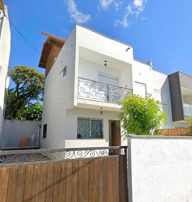 Casa nas 5 ruas no Rio Tavares à venda - 4 dormitórios