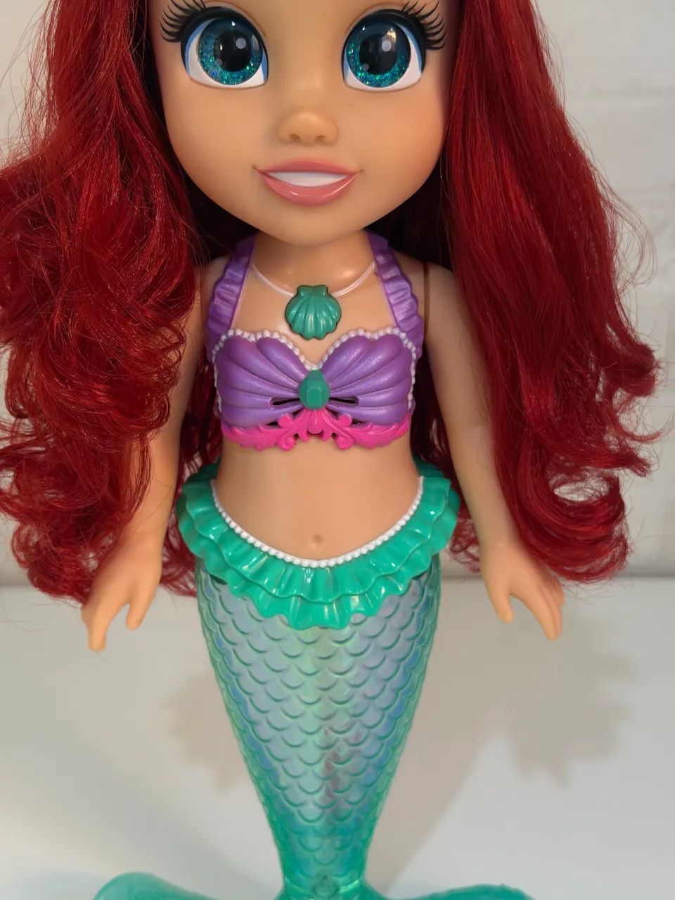 Boneca Disney Princess Ariel Sing e Sparkle - Foto 4