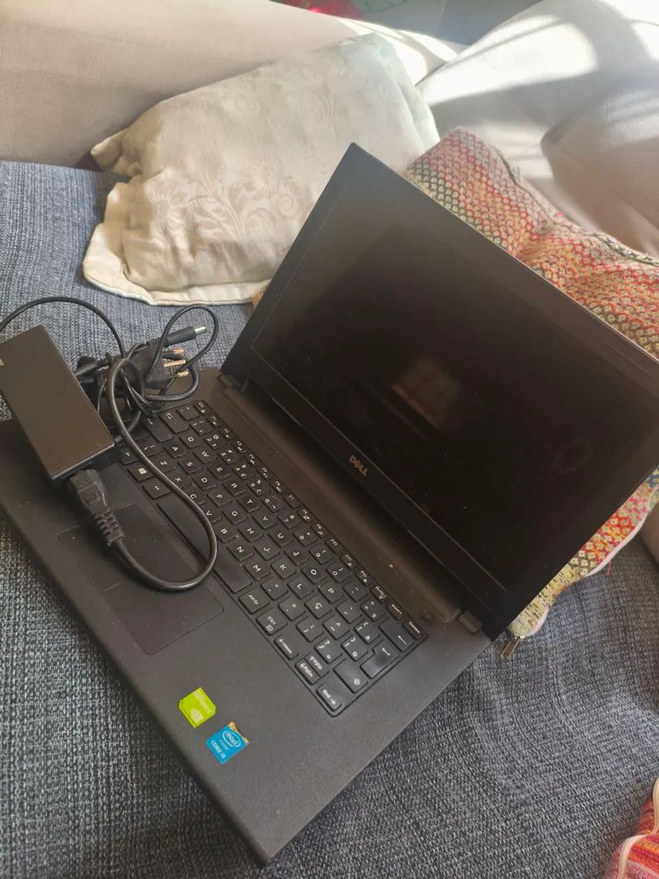 Notebook Dell(não funcionando, só para peças)