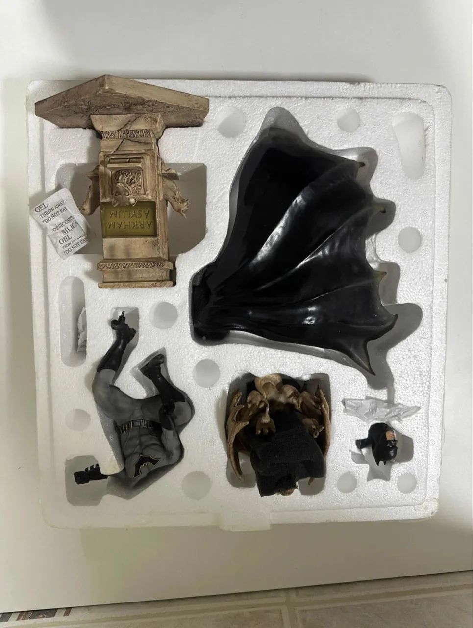 Batman By Eddy Barrows - Iron Studios - Foto 5