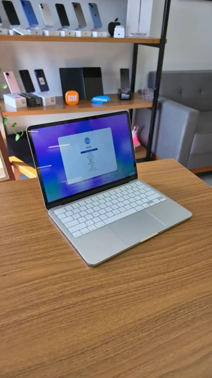 MacBook Neo 13 8GB 256GB - Semi novo, apenas 2 ciclos - Notebooks