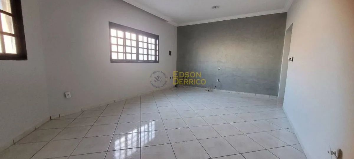 Casa com 3 quartos, Mombaça - Pindamonhangaba - Foto 5