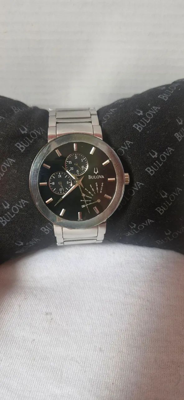 Relógio bulova futuro prata. - Foto 3