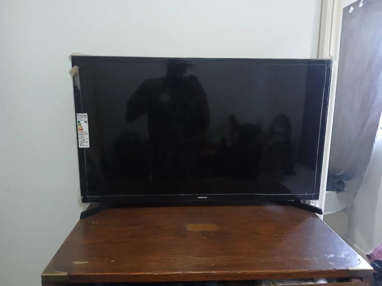 Vendo televisão de 32 polegadas com 6 meses de uso 500 reais 