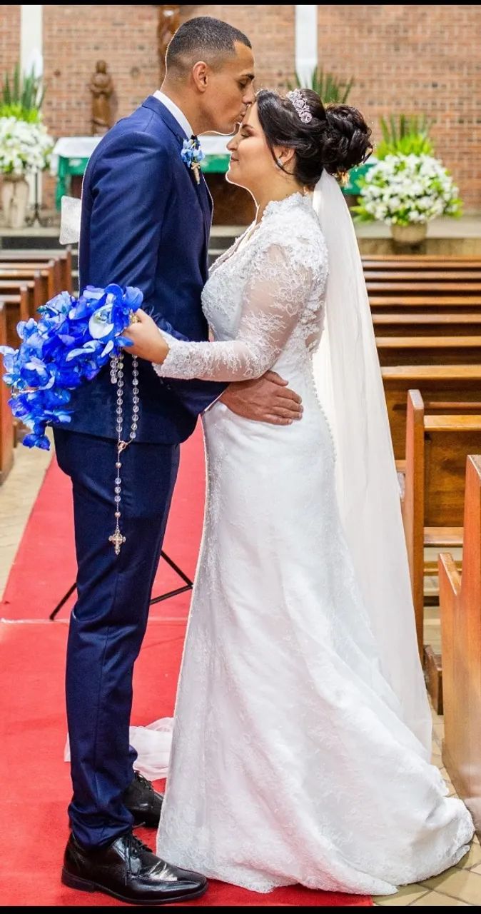 Lindo vestido de Noiva manga comprida+véu e coroa