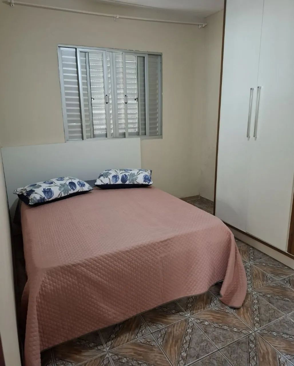 Camas casal padrão em MDF com baú 